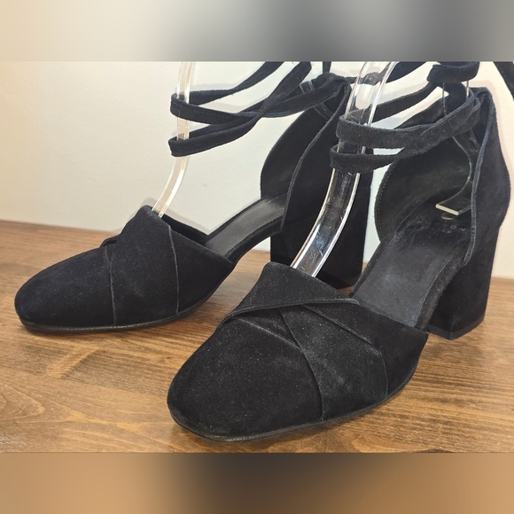 Hudson London Made In Portugal Nena Suede Heels Women's Size 8US/EUR 39 - Picture 3 of 10